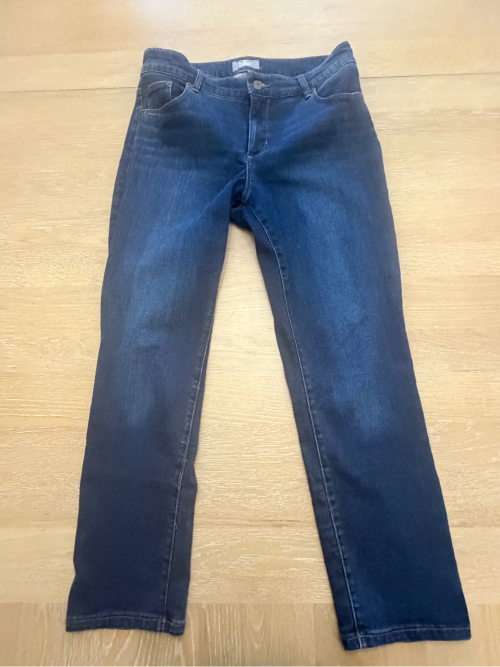 Chico’s So Slimming Size 1.5 Dark Wash Stretch Straight Leg Jeans 10/12 - Picture 2 of 6